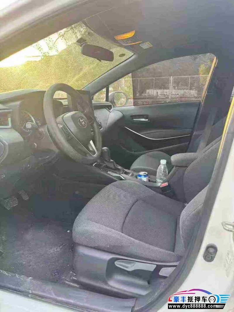 22年丰田雷凌轿车抵押车出售