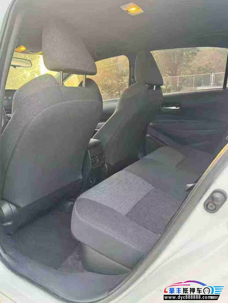 22年丰田雷凌轿车抵押车出售