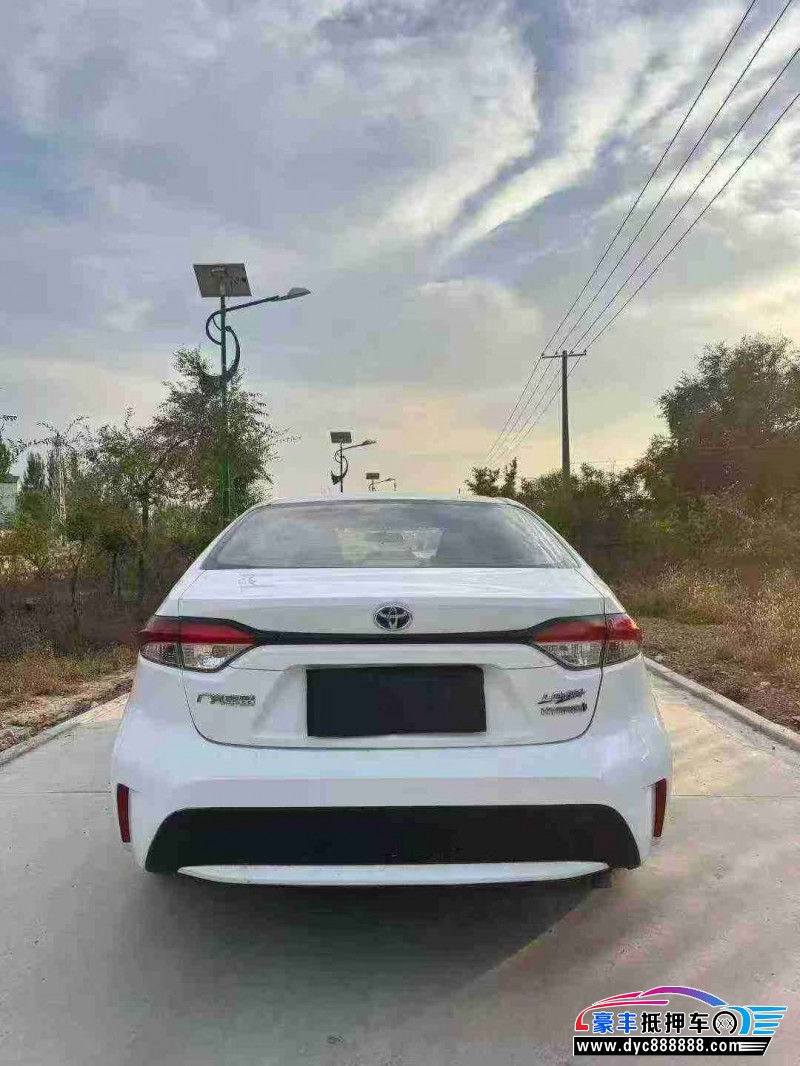 22年丰田雷凌轿车抵押车出售