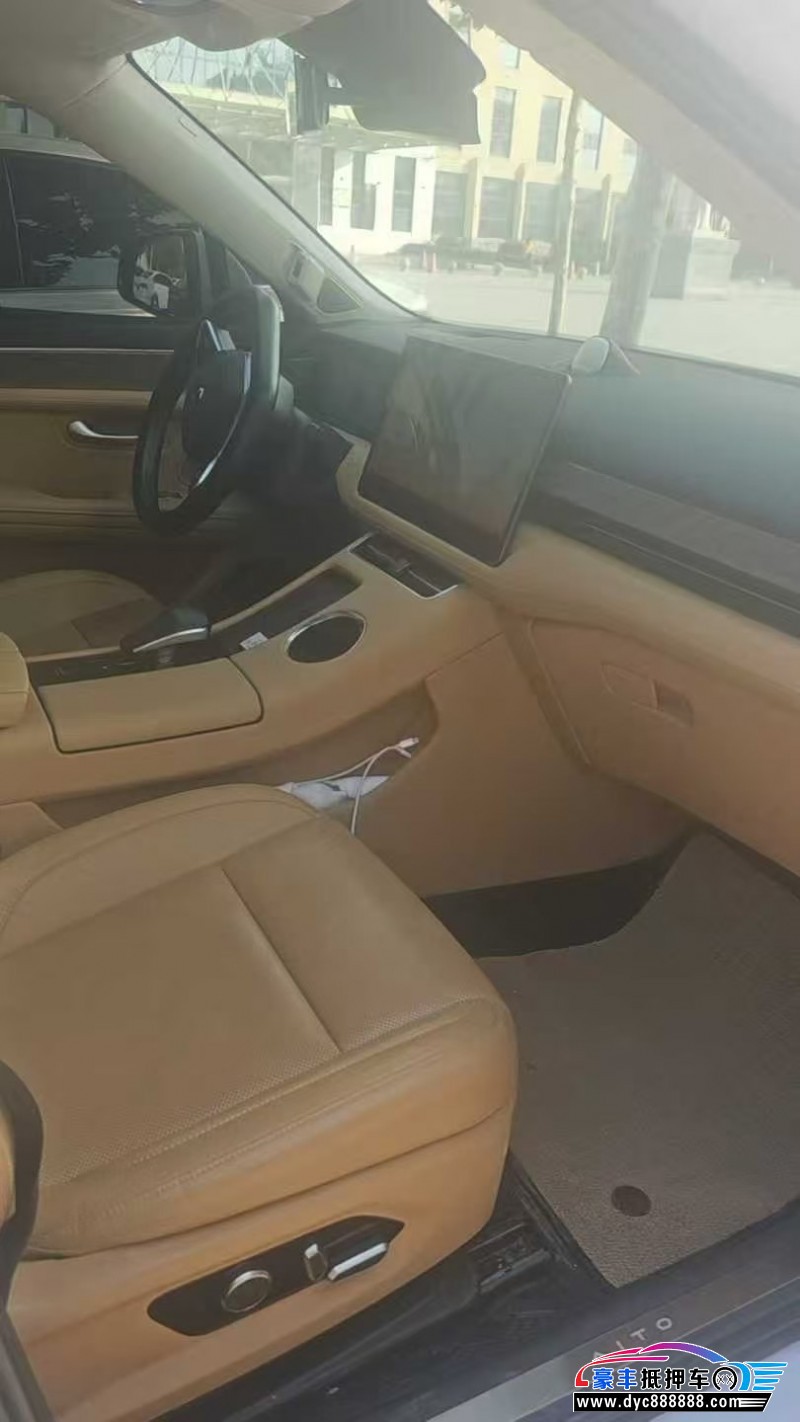 23年华为问界轿车抵押车出售