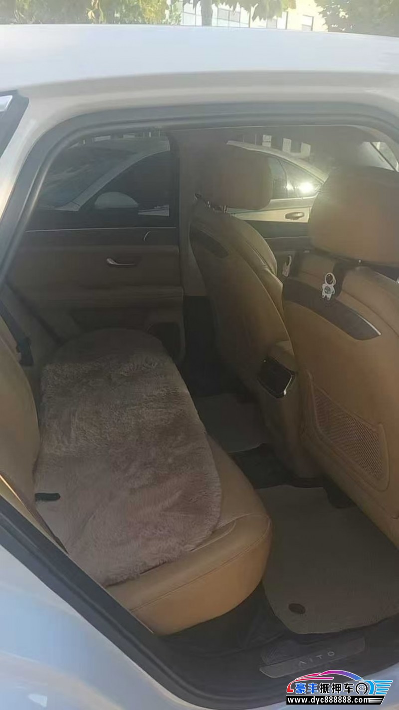 23年华为问界轿车抵押车出售