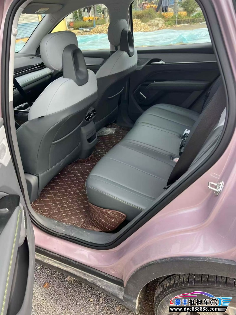 25年奔腾悦意轿车抵押车出售