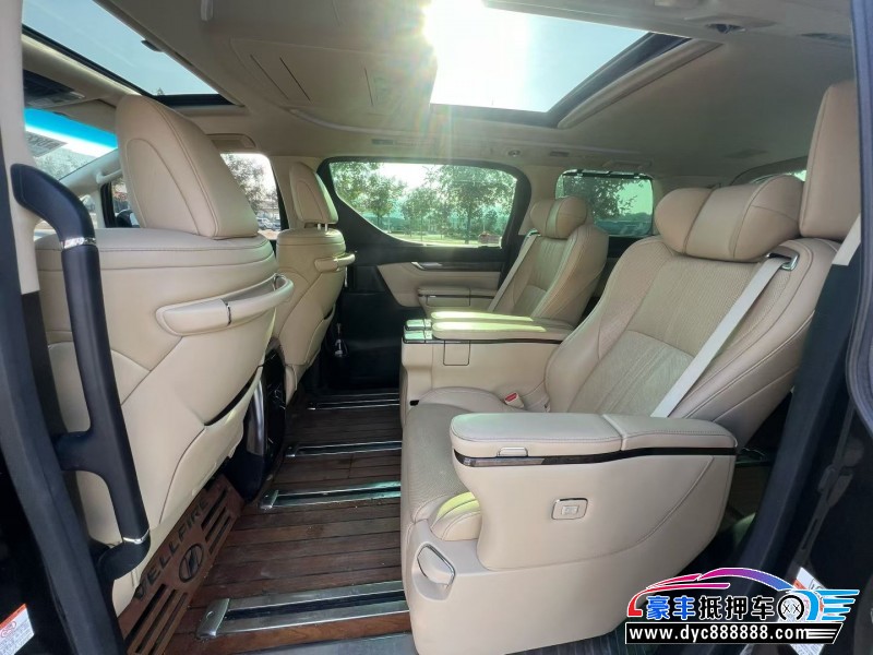 20年丰田威尔法轿车抵押车出售