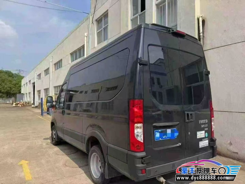 23年依维柯欧盛轿车抵押车出售