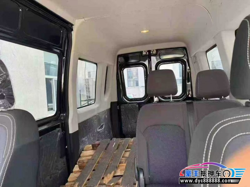 23年依维柯欧盛轿车抵押车出售