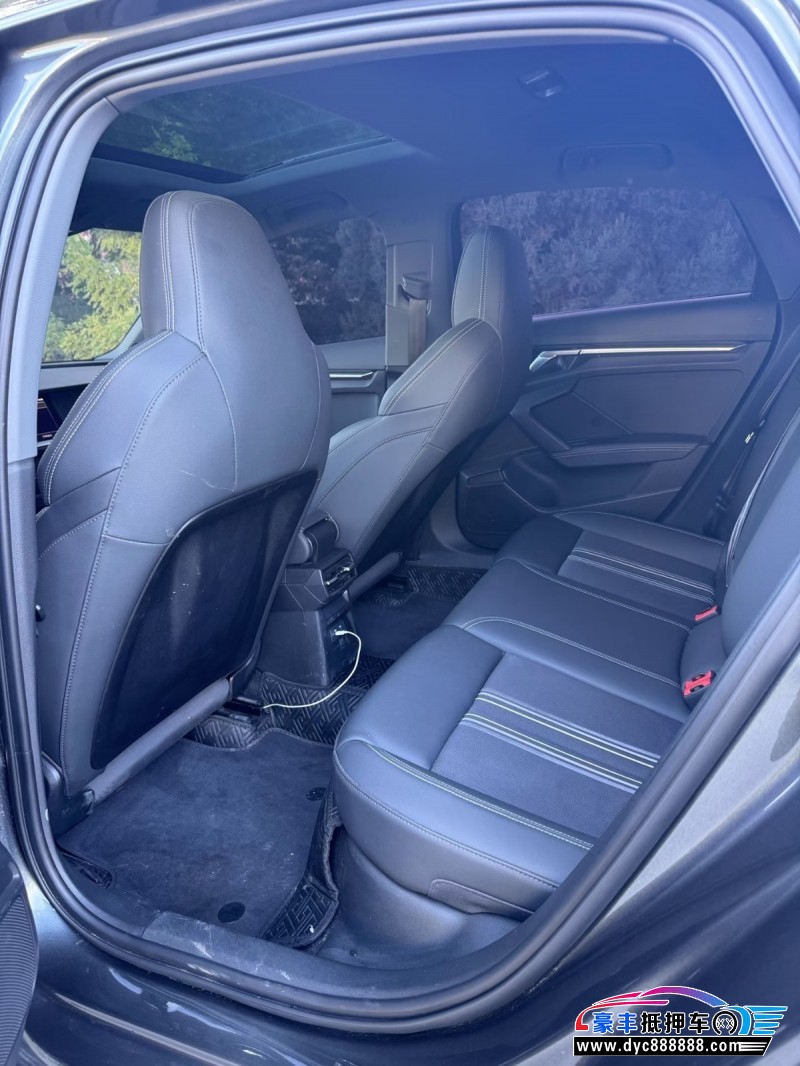 24年奥迪A3轿车抵押车出售