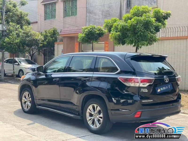 18年丰田汉兰达轿车抵押车出售