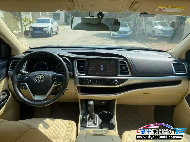 18年丰田汉兰达轿车抵押车出售