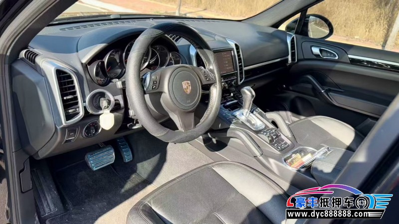 13年保时捷卡宴轿车抵押车出售