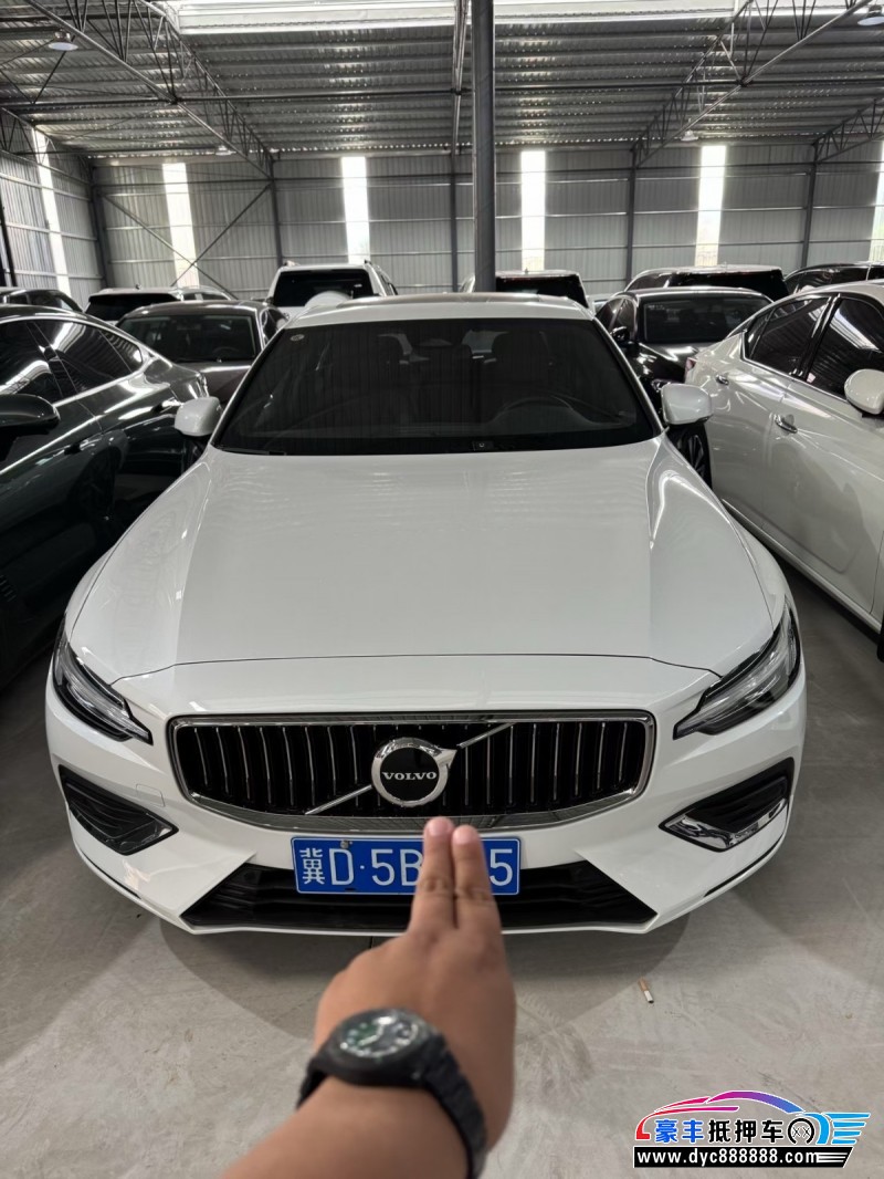 抵押车出售24年沃尔沃S60轿车