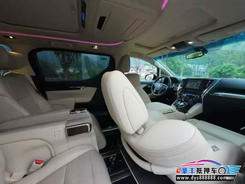 16年丰田埃尔法轿车抵押车出售