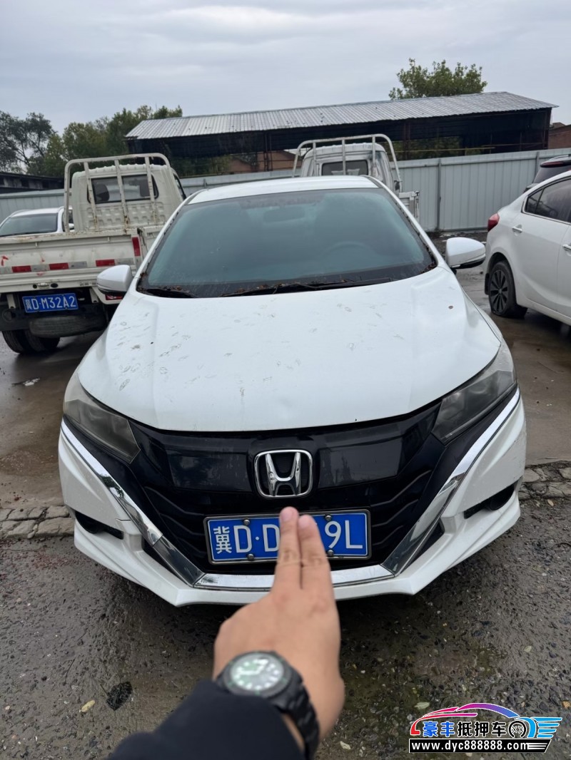 17年本田竞瑞轿车抵押车出售