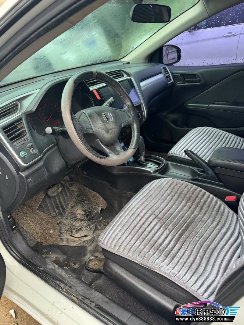 17年本田竞瑞轿车抵押车出售