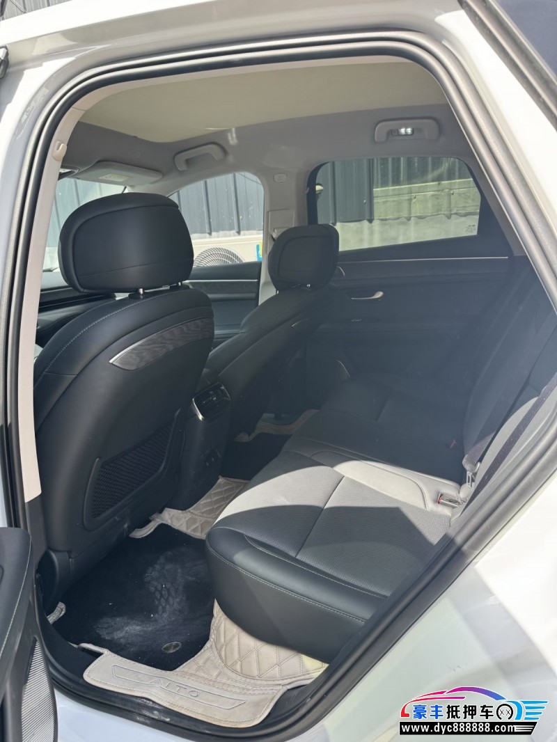 23年华为问界轿车抵押车出售