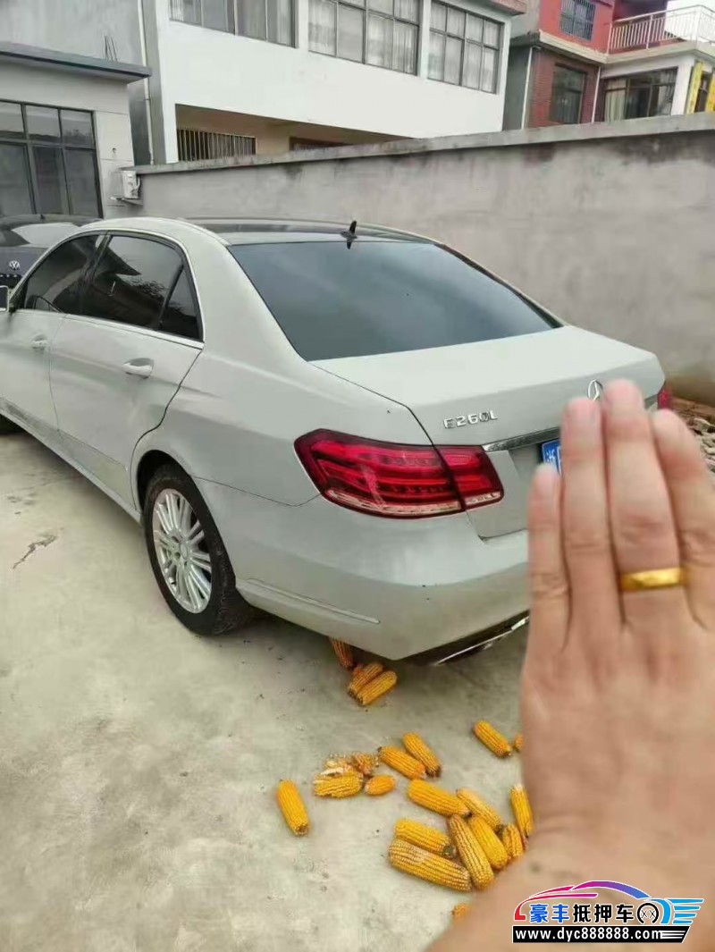 12年奔驰E轿车抵押车出售