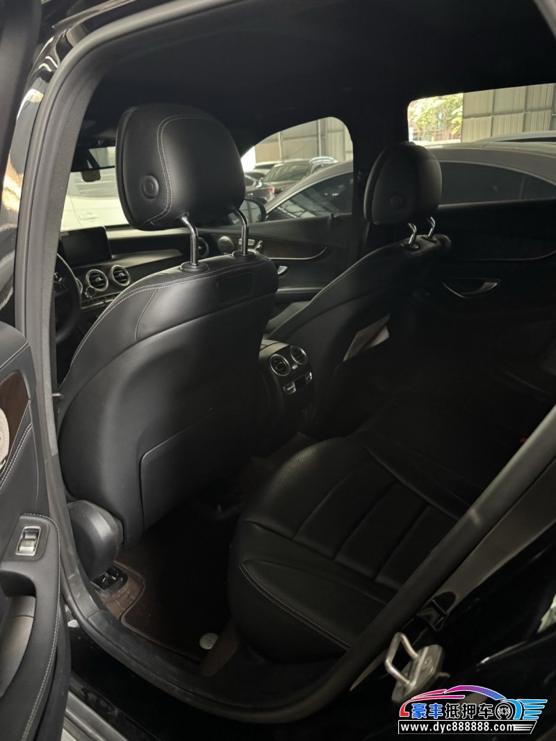 18年奔驰GLC轿车抵押车出售