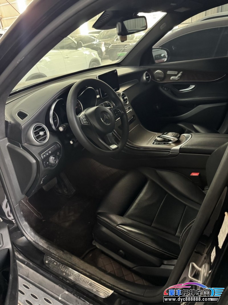 18年奔驰GLC轿车抵押车出售