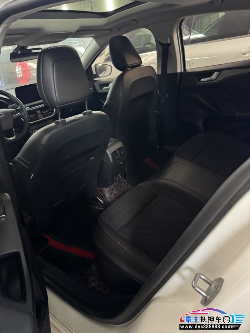 20年福特福克斯轿车抵押车出售