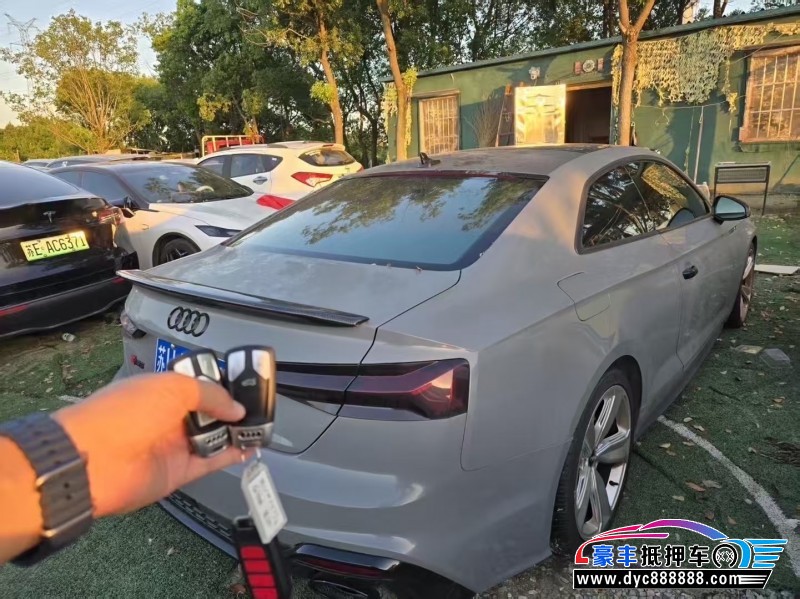 18年奥迪A5轿车抵押车出售