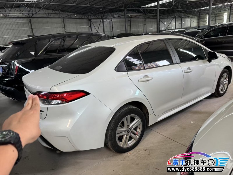 21年丰田雷凌轿车抵押车出售