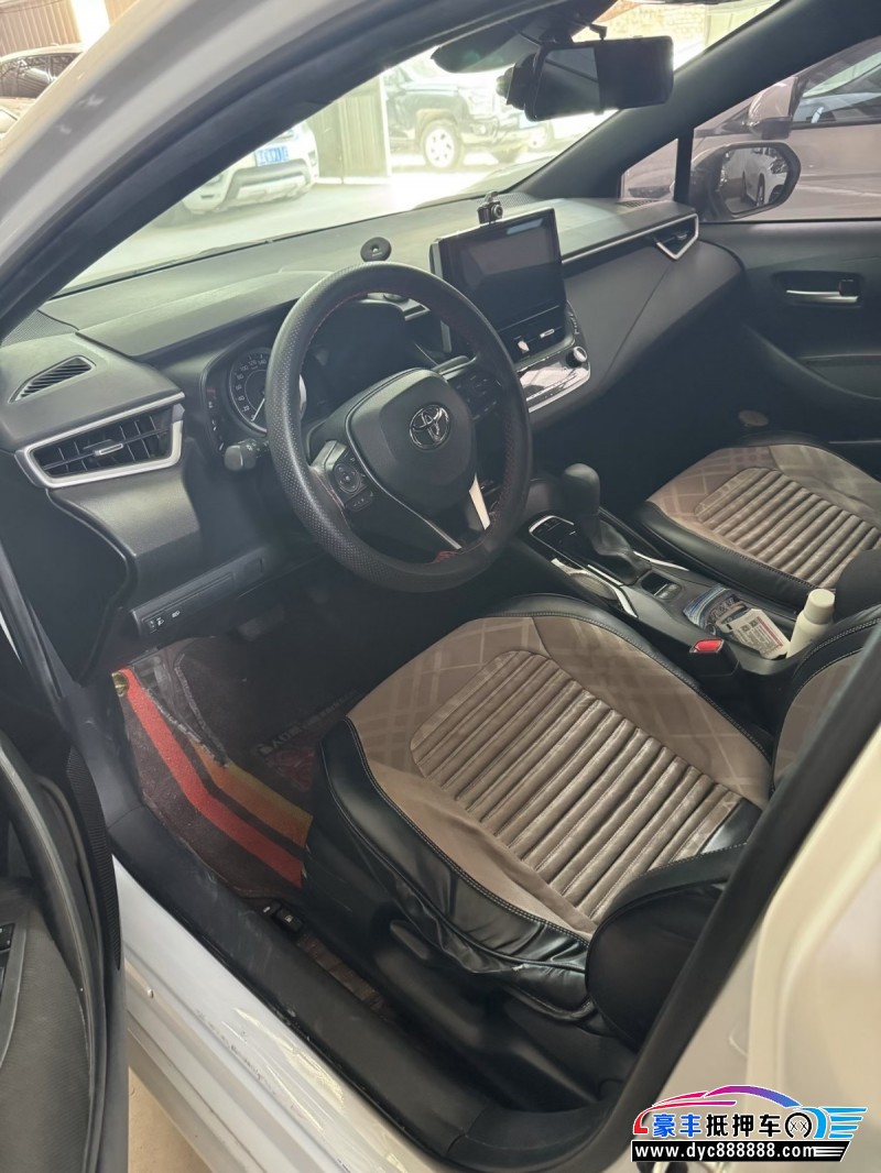 21年丰田雷凌轿车抵押车出售