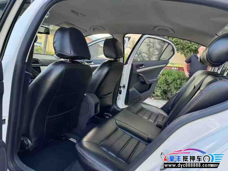 15年大众朗逸轿车抵押车出售