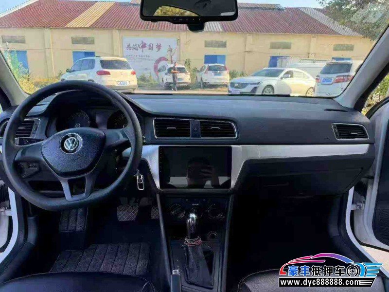 15年大众朗逸轿车抵押车出售