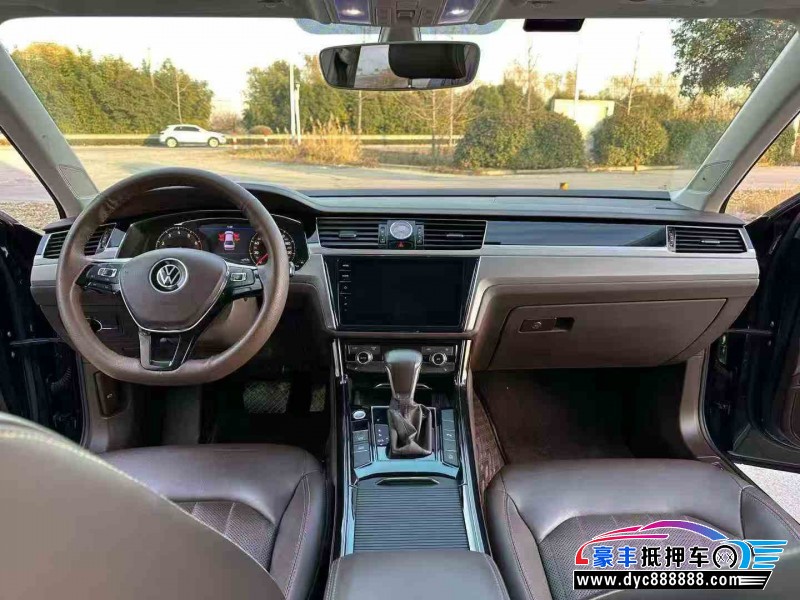 21年大众辉昂轿车抵押车出售