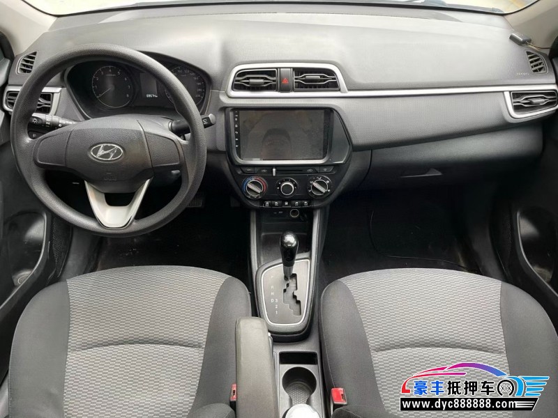 18年现代瑞纳轿车抵押车出售