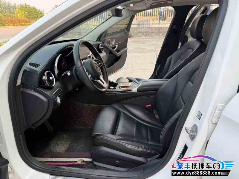 19年奔驰C轿车抵押车出售