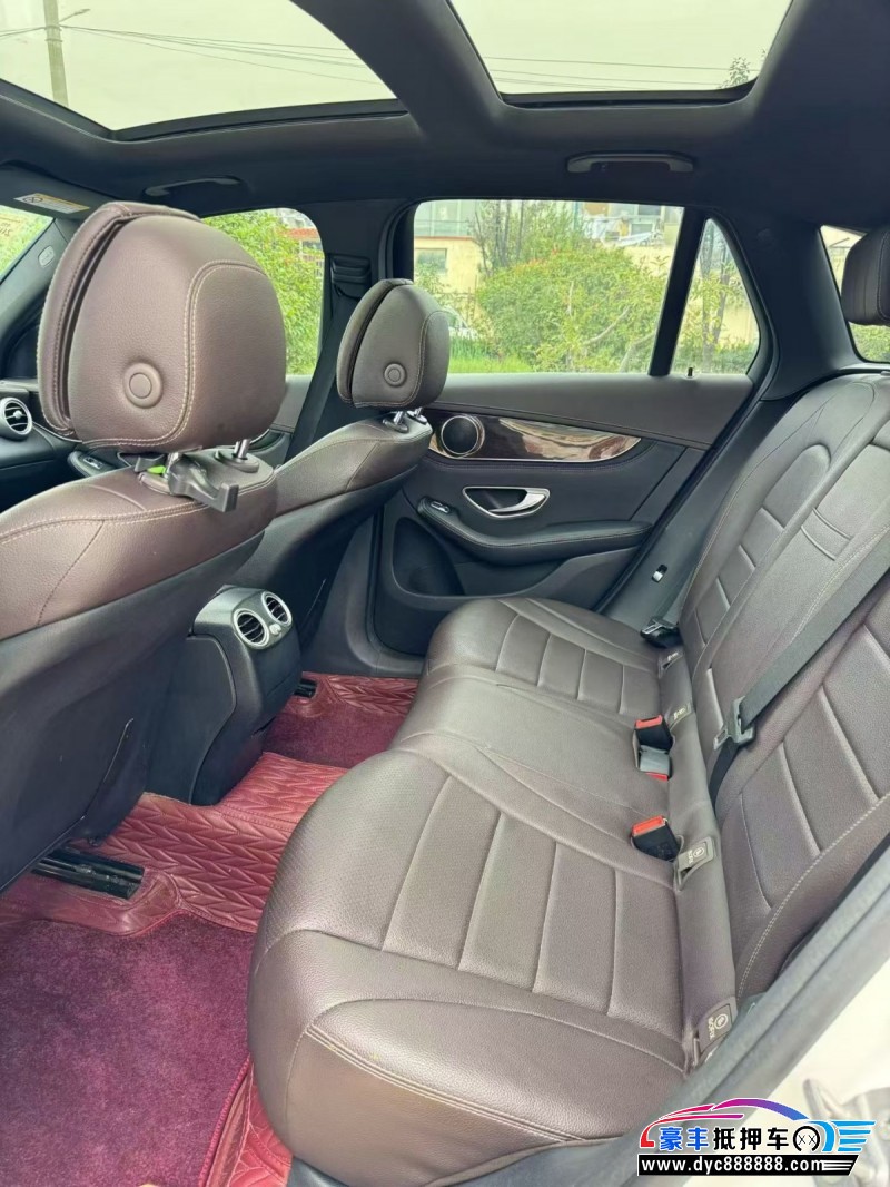 18年奔驰GLC轿车抵押车出售