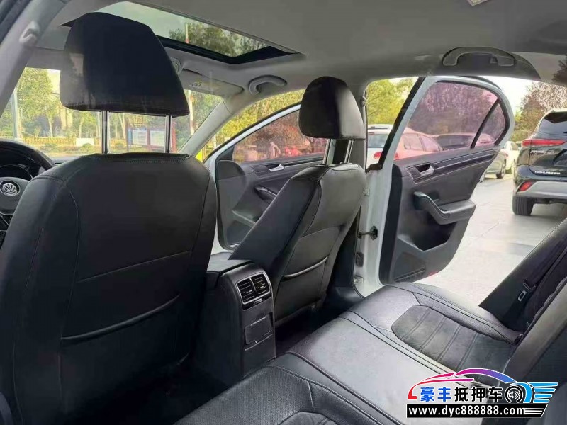 16年大众速腾轿车抵押车出售