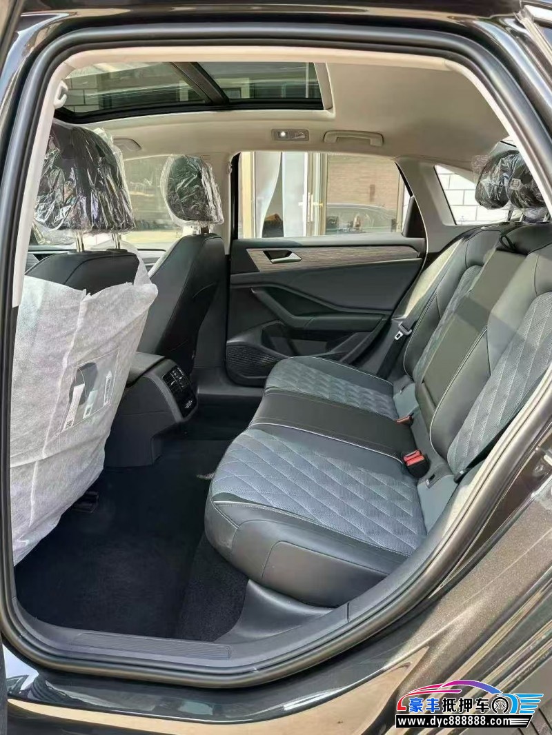 25年大众速腾轿车抵押车出售