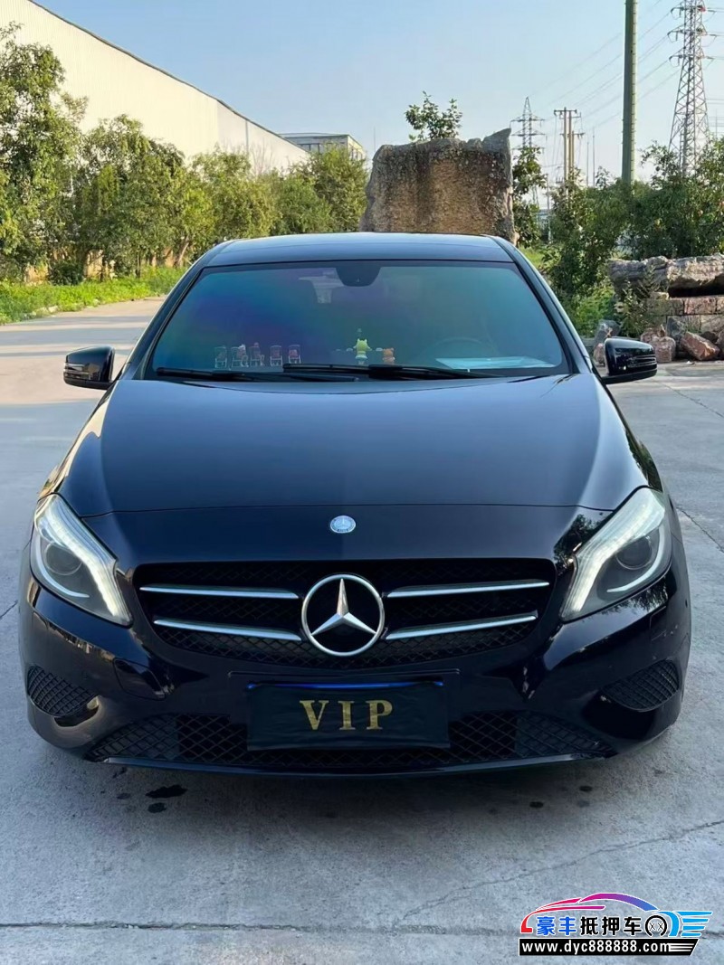 15年奔驰A轿车抵押车出售