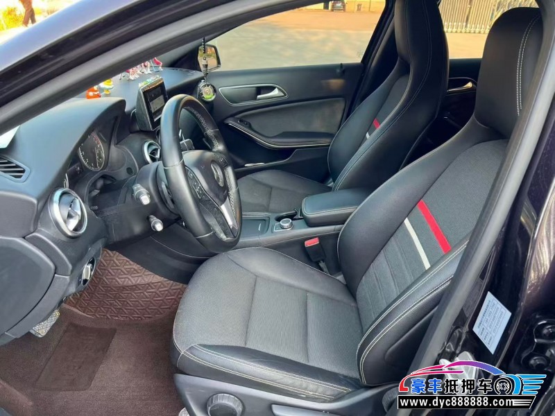 15年奔驰A轿车抵押车出售