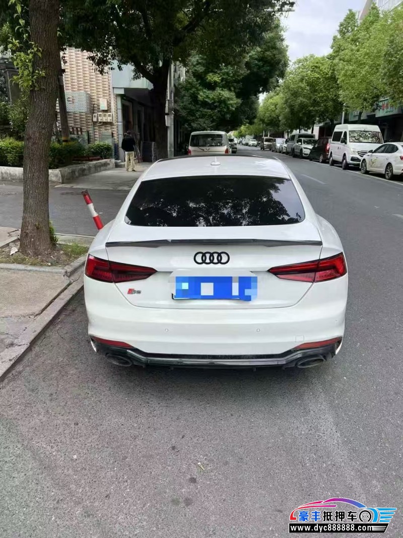 17年奥迪A5轿车抵押车出售