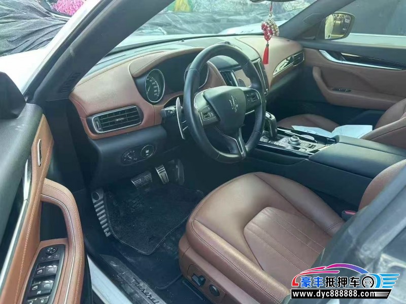 21年玛莎拉蒂莱万特轿车抵押车出售