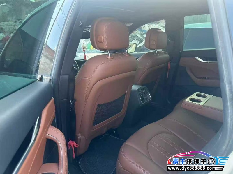 21年玛莎拉蒂莱万特轿车抵押车出售