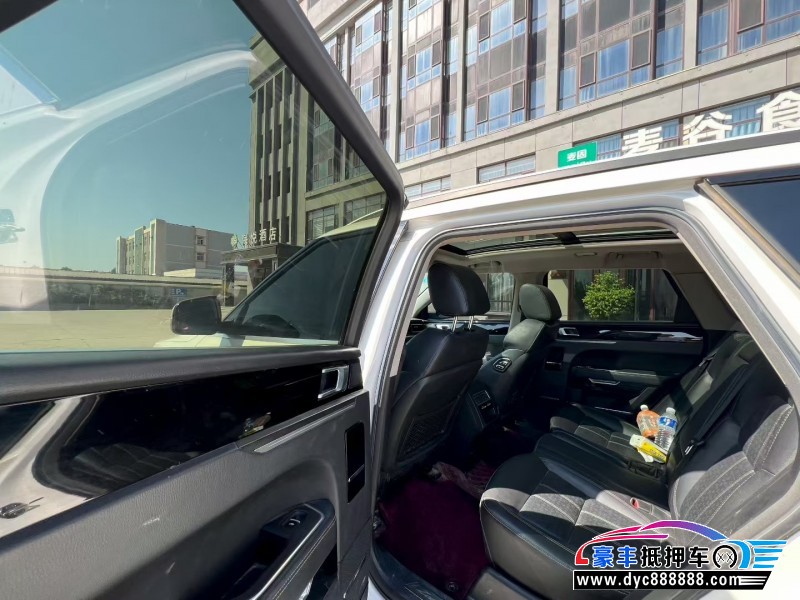 17年众泰T700轿车抵押车出售