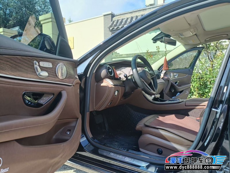 22年奔驰E轿车抵押车出售