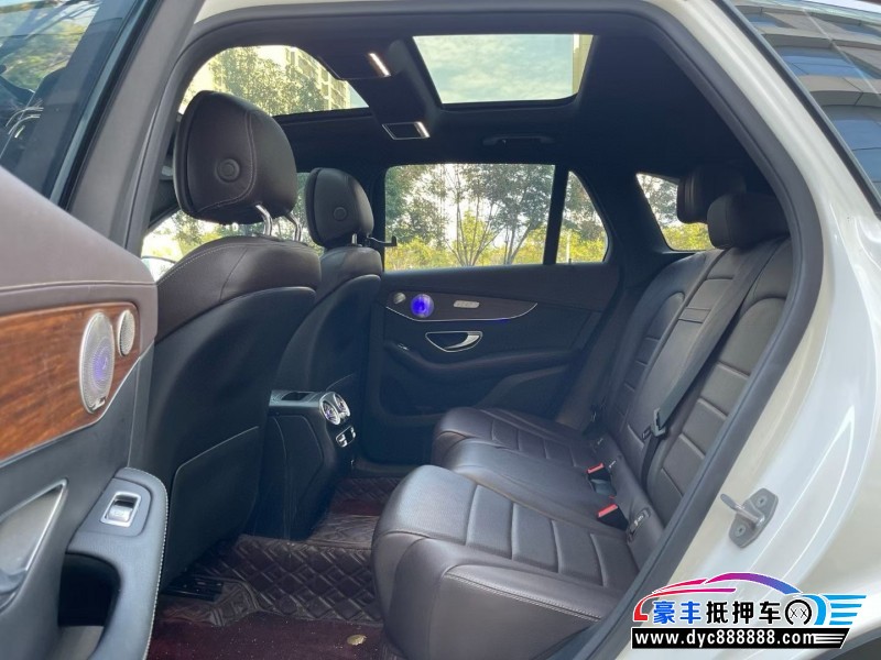 21年奔驰GLC轿车抵押车出售