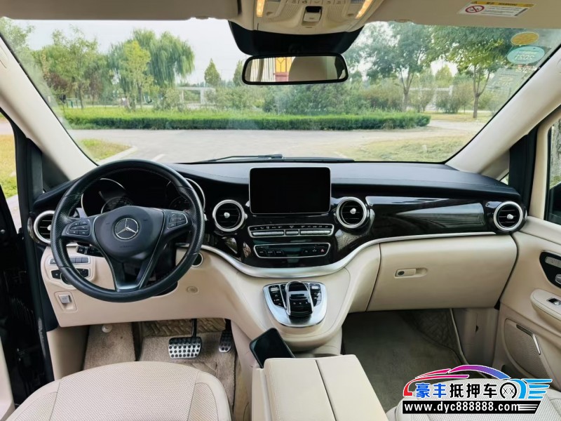 19年奔驰V轿车抵押车出售