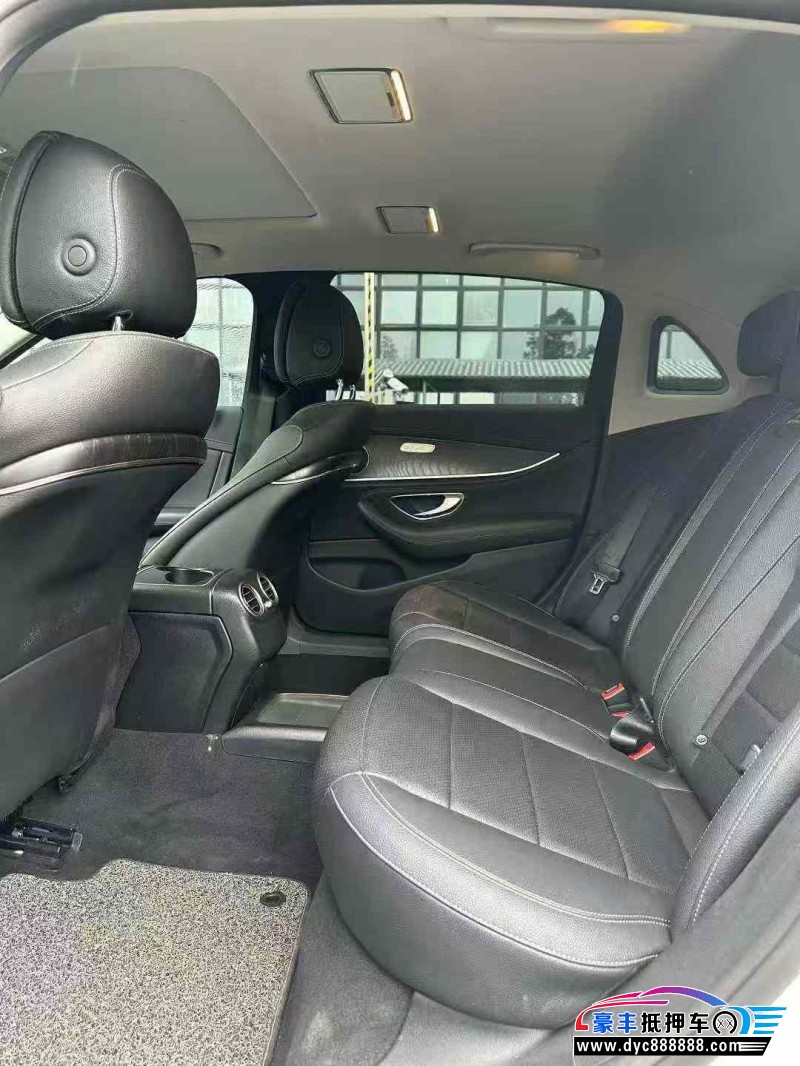 19年奔驰E轿车抵押车出售