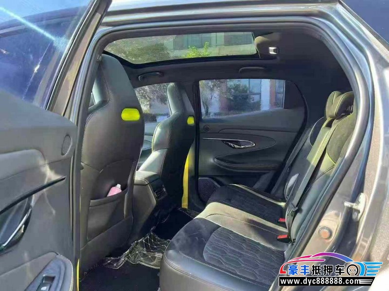 21年长安长安UNI轿车抵押车出售