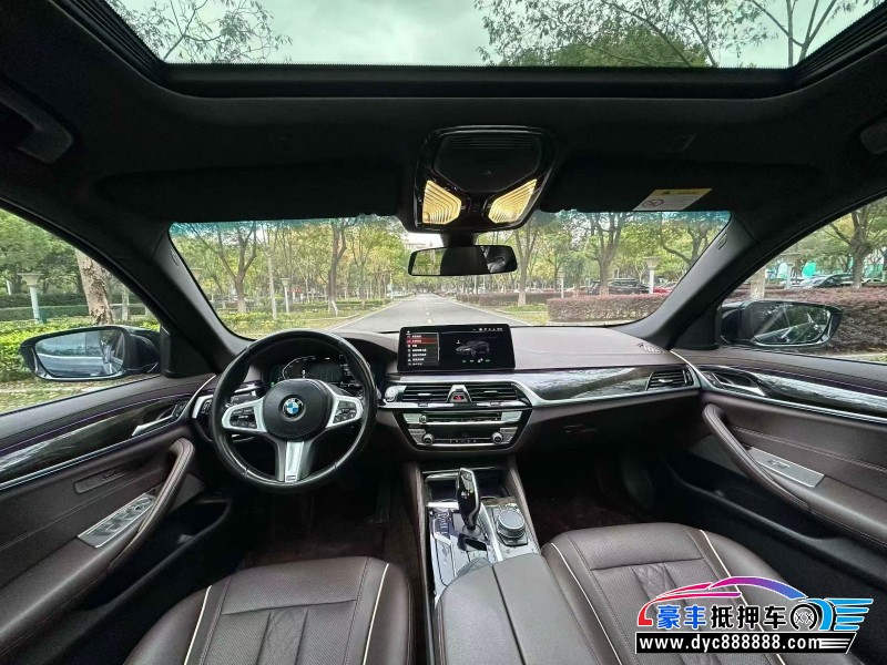 21年宝马5系轿车抵押车出售