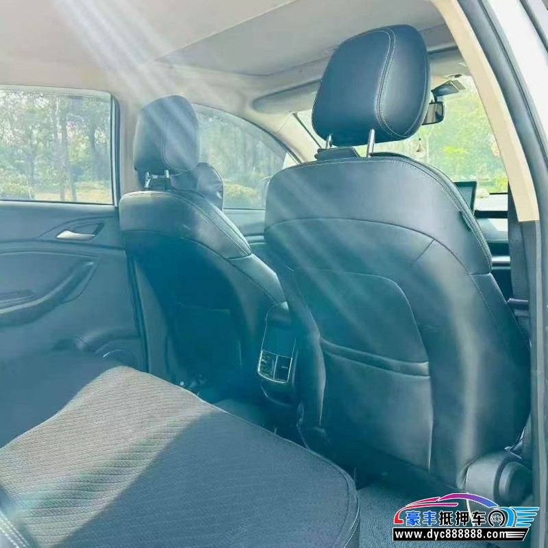 20年比亚迪宋轿车抵押车出售