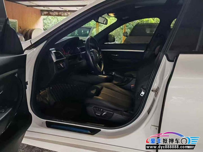 20年宝马3系轿车抵押车出售