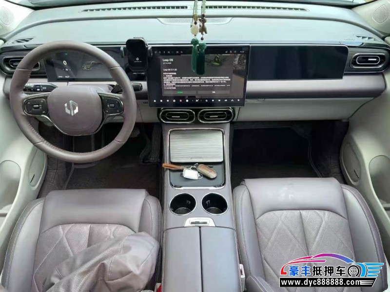 25年零跑C11轿车抵押车出售