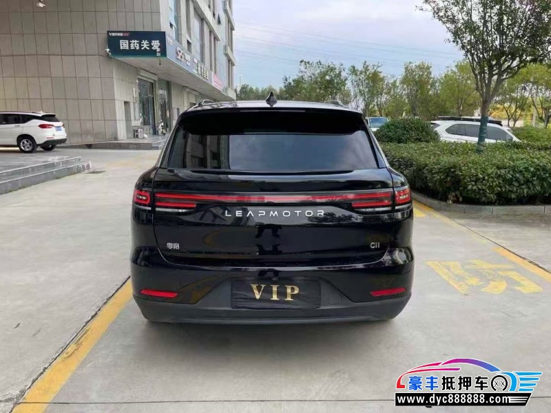 25年零跑C11轿车抵押车出售