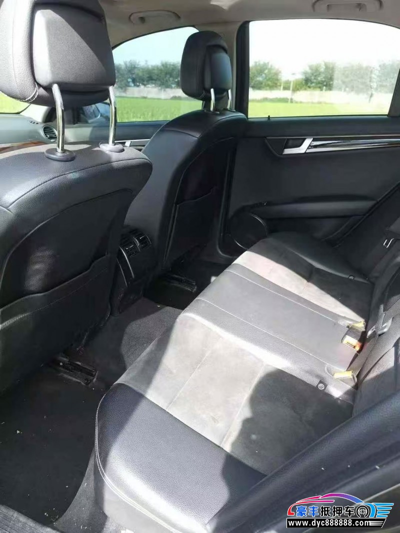 14年奔驰C轿车抵押车出售